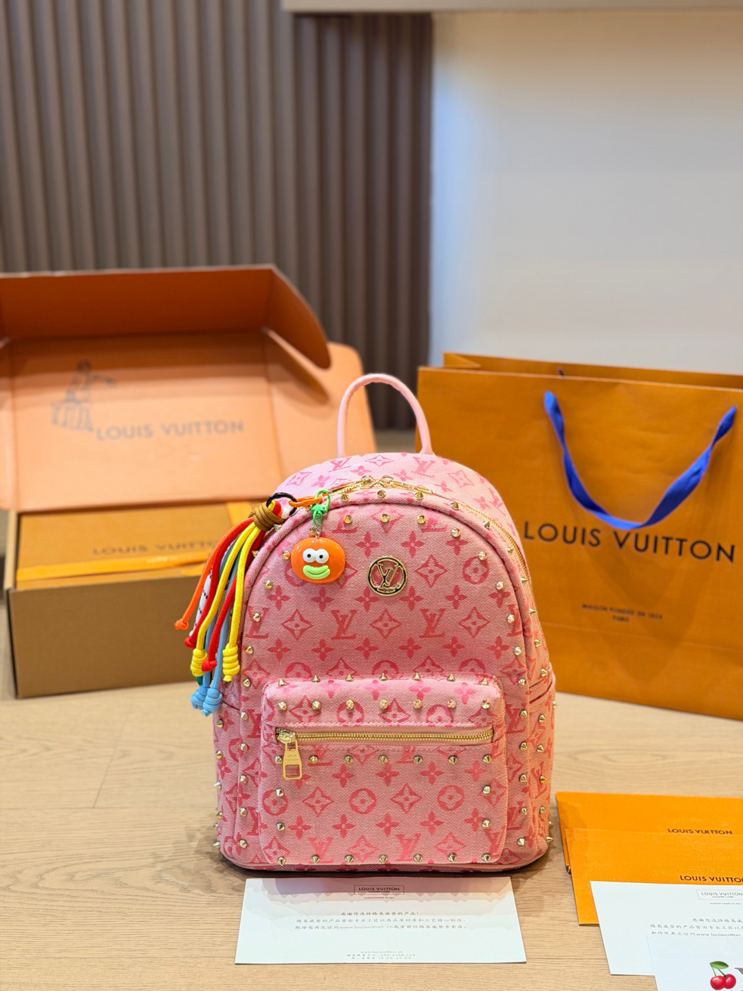 Louis Vuitton LV Monogram Monogram Canvas Daily Commute Casual Use Rivet Details
